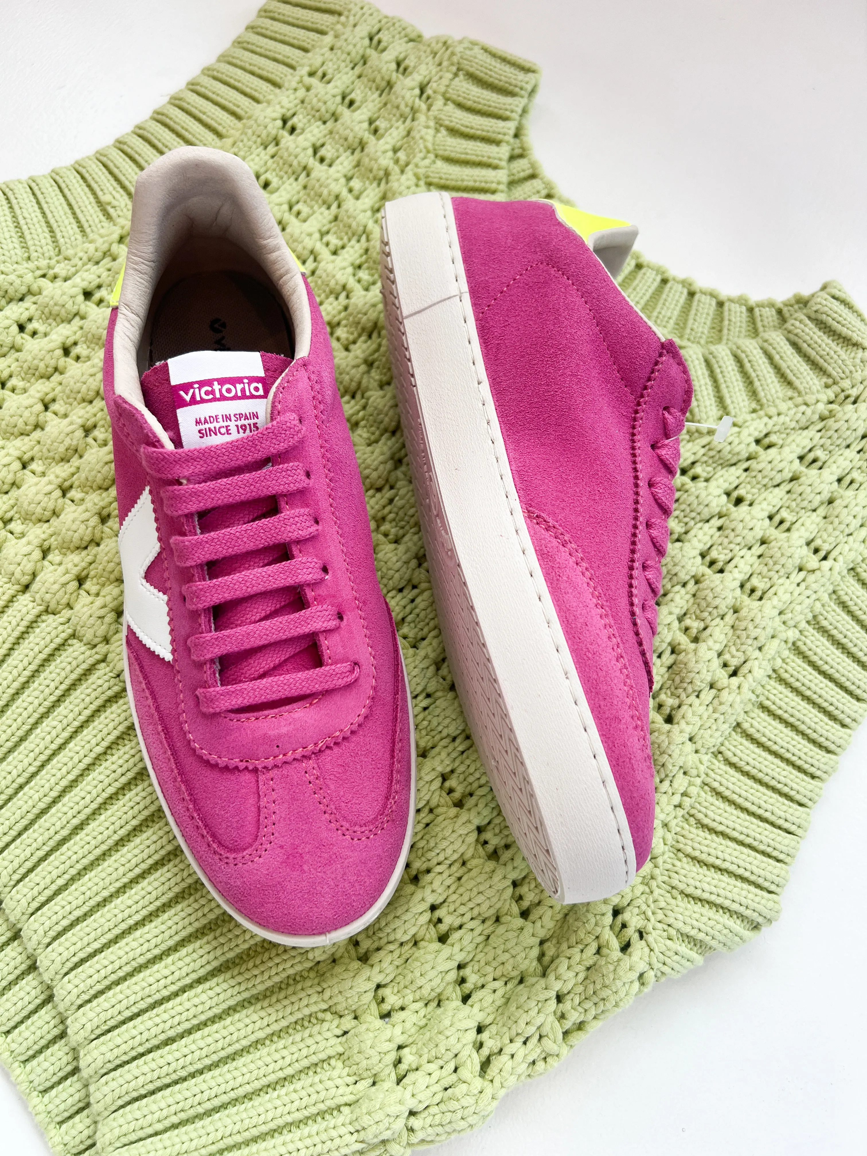 BerlÍn Fuchsia Suede Sneaker
