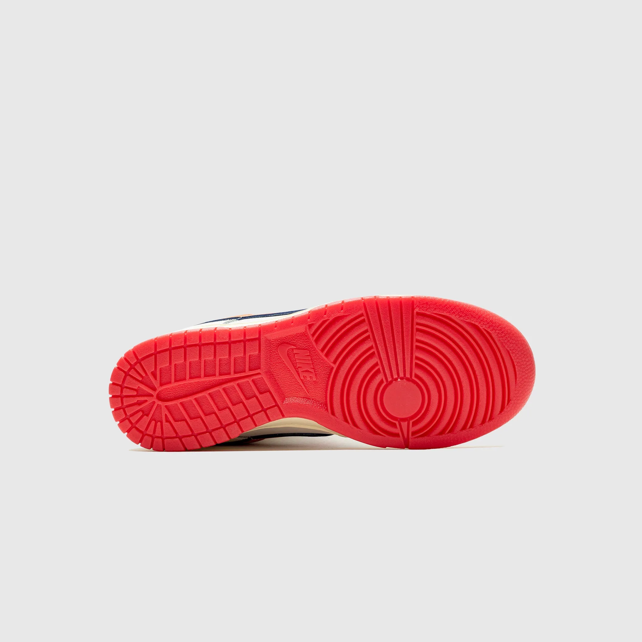 DUNK LOW RETRO SE "LIGHT CRIMSON"