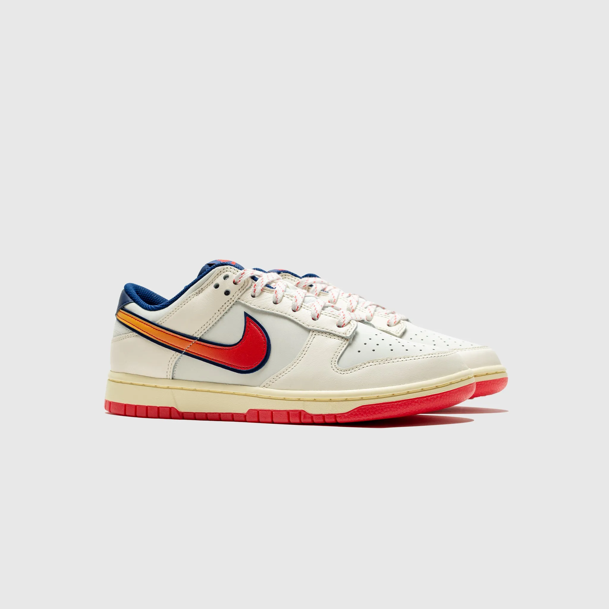 DUNK LOW RETRO SE "LIGHT CRIMSON"
