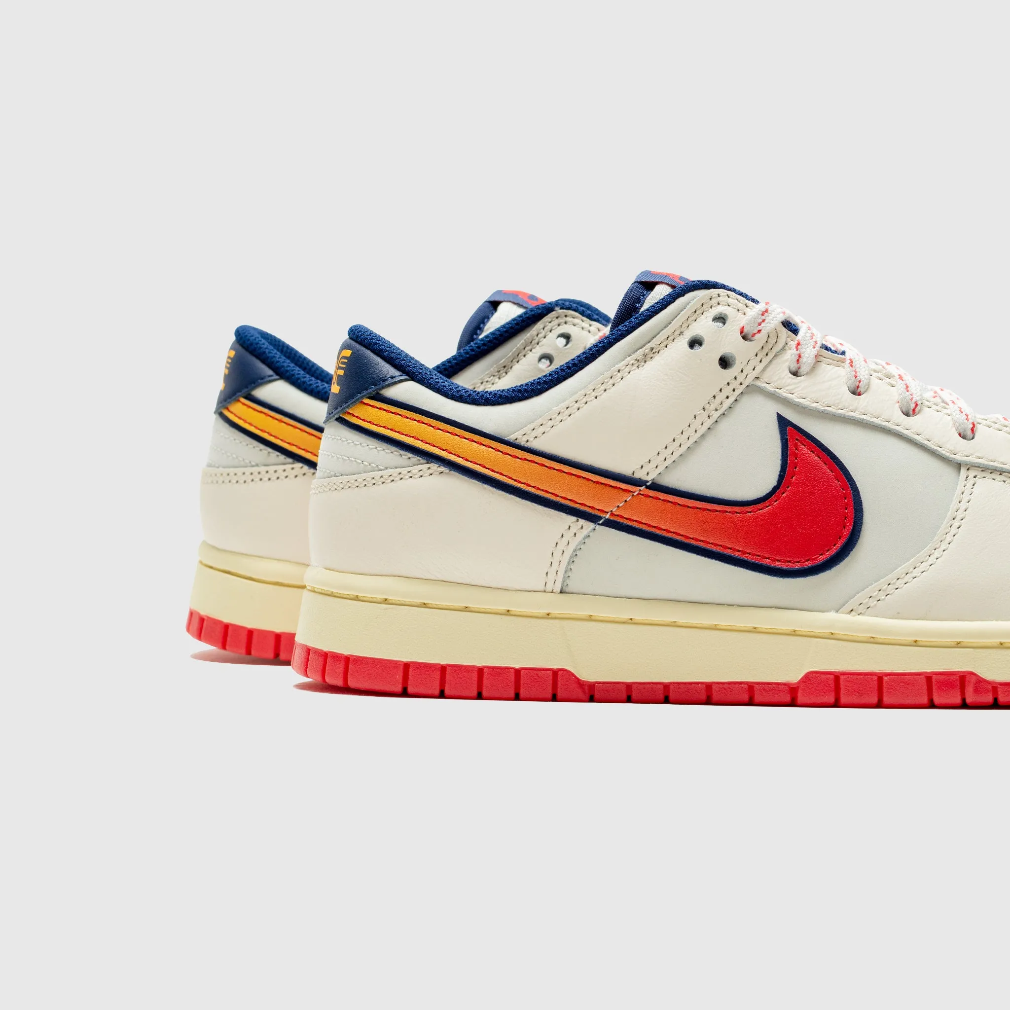 DUNK LOW RETRO SE "LIGHT CRIMSON"
