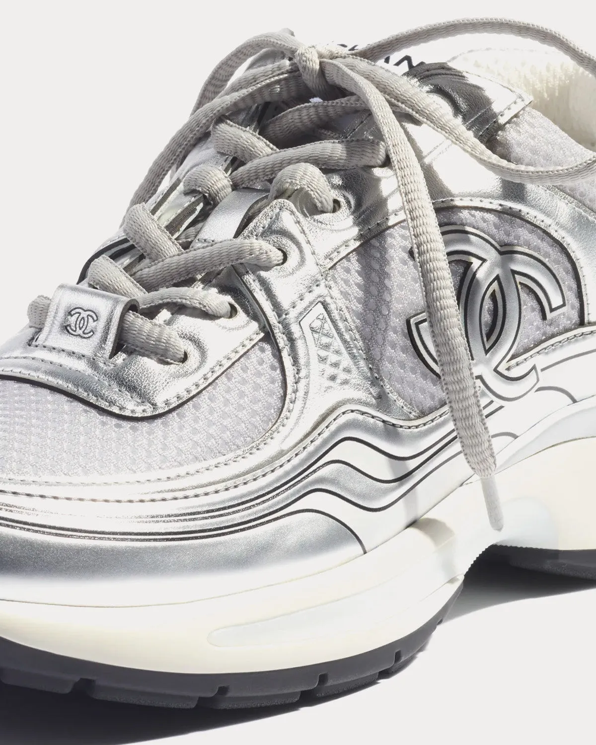 Fabric & Laminated Light Gray & Silvered Low Top Sneakers