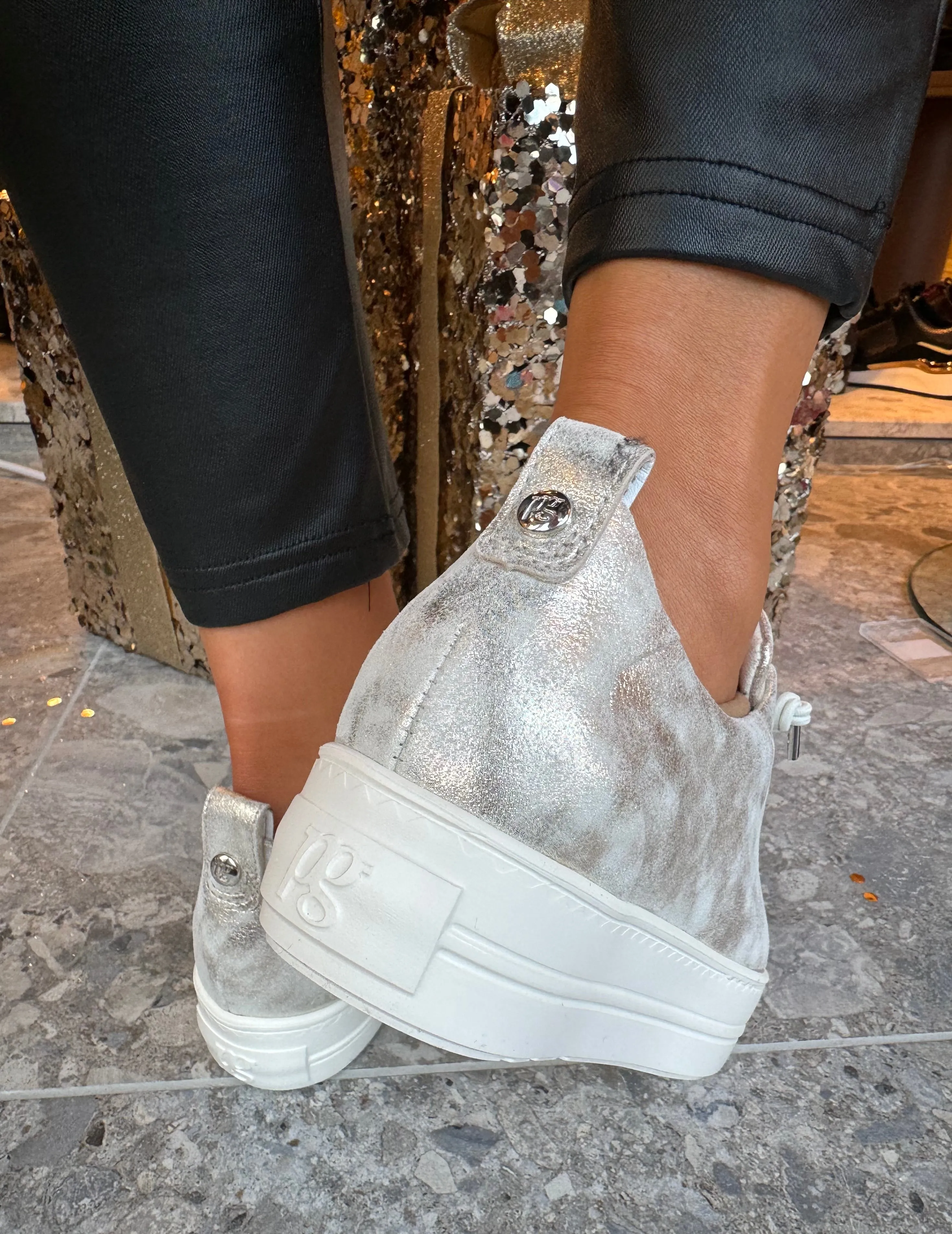 Paul Green (SS25) - 5017-12 Metallic Trainer With Elastic Lace - Met.Antic Mineral (PG15)