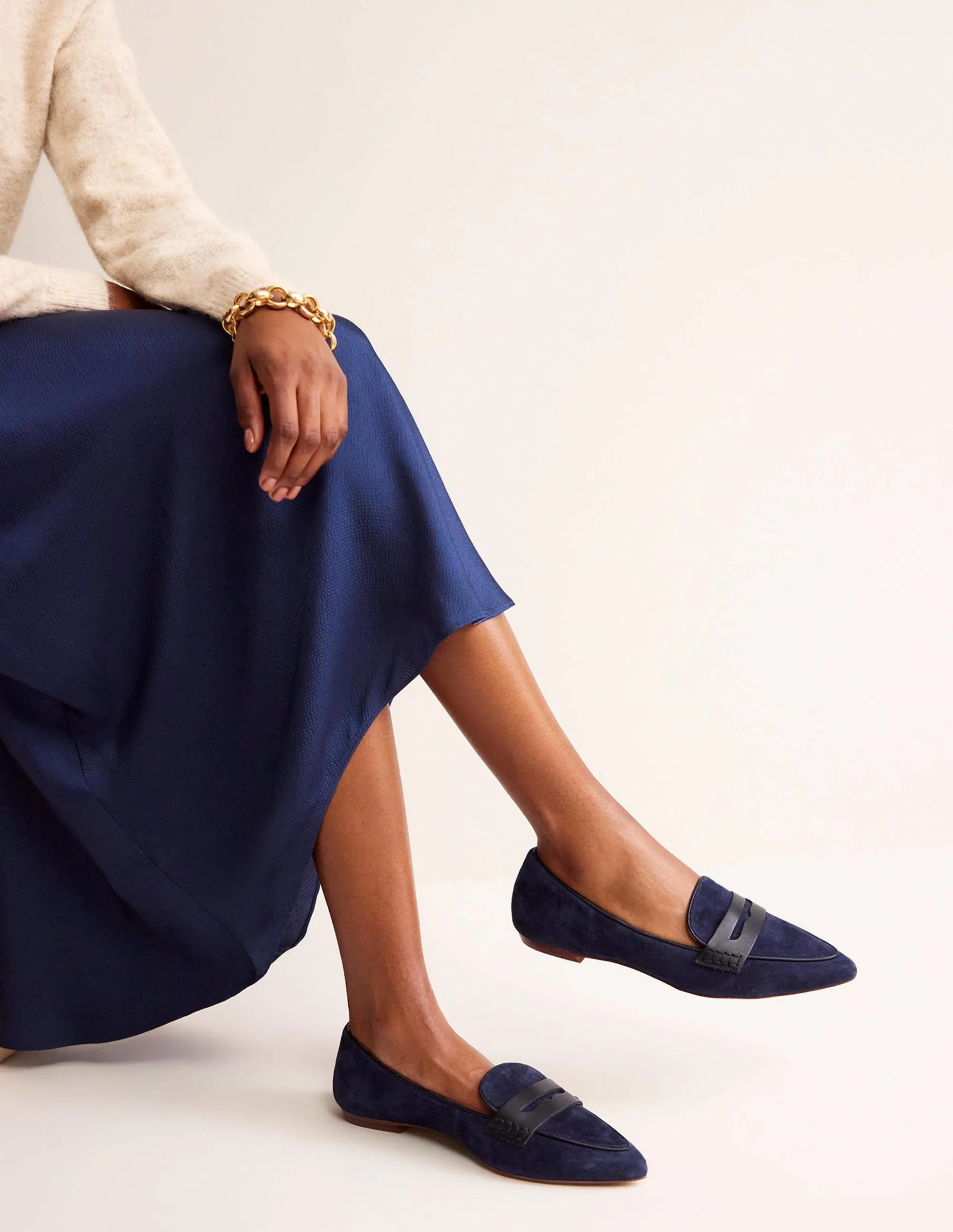 Pointed Loafers-Navy Suede