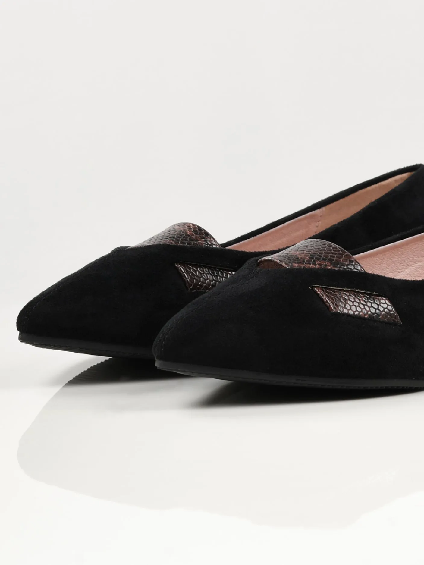 Printed Stripe Shoes - Black