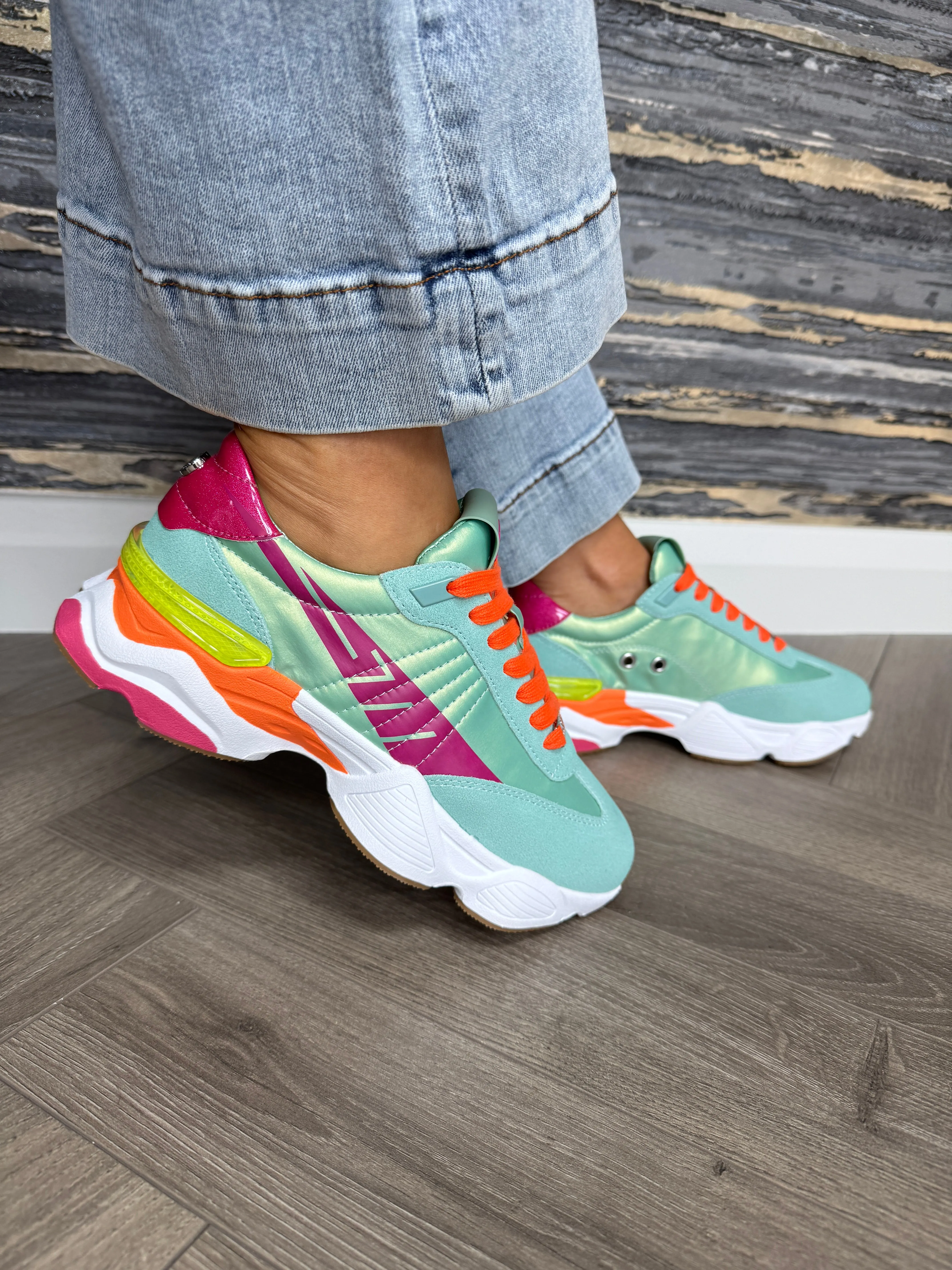 Steve Madden ‘Setback’ Lace Up Trainer With Coloured Insert - Fushsia/Mint (SM4)