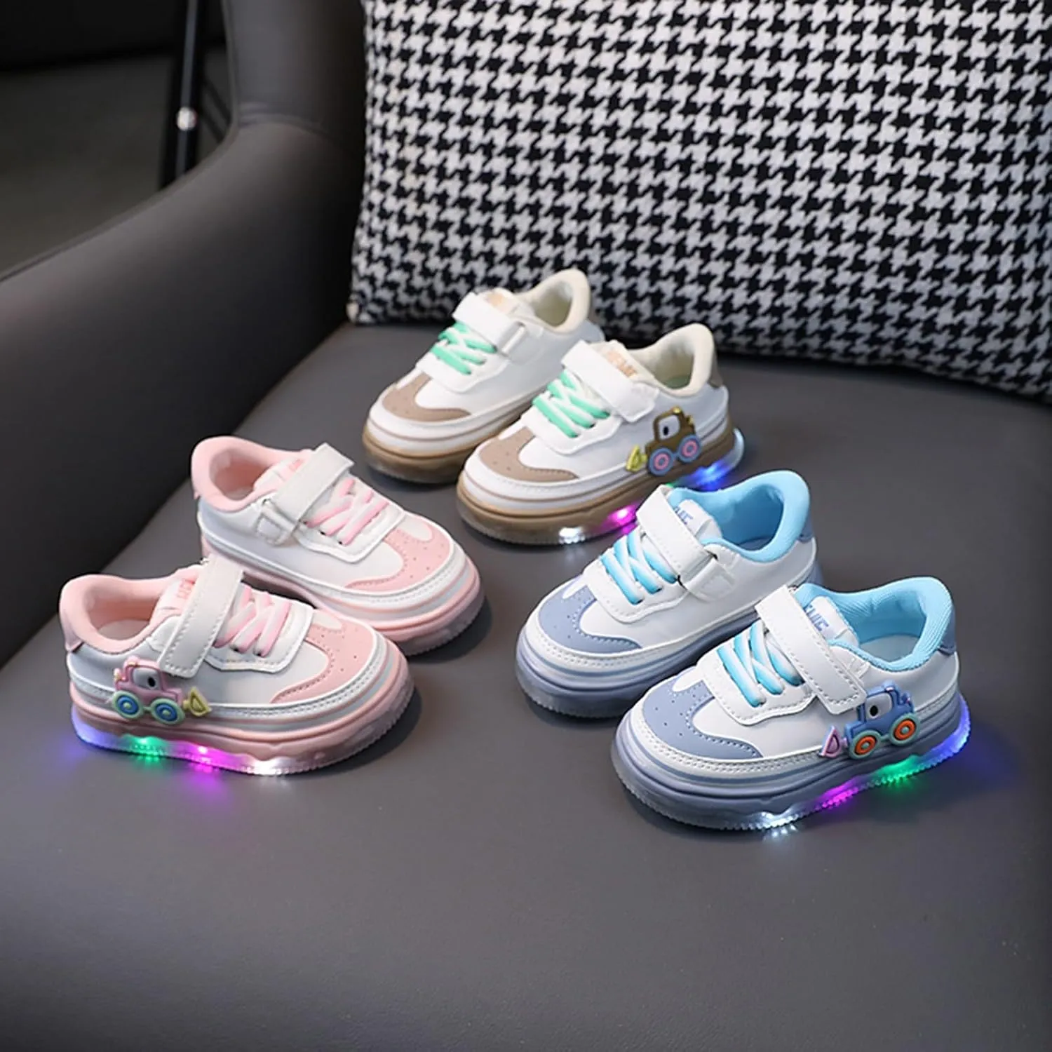 Toddler Infant Kids Light Up Platform Heel Flat Sneakers Flash Running Newborn Baby Sports Athletic Casual Casual Shoes