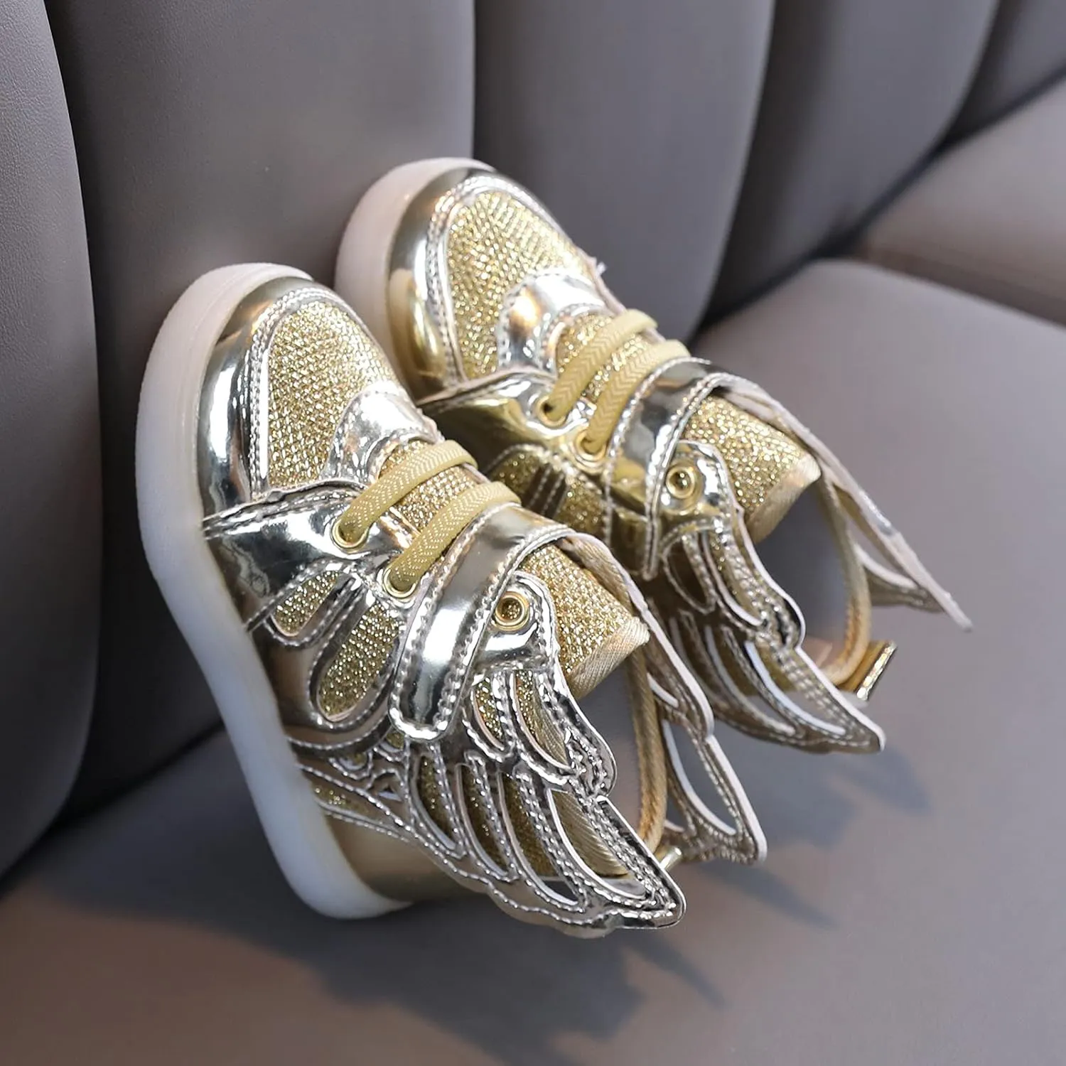 Toddler Light Up Shoes Kids High Top Walking Shoes Boys Girls LED Casual Sneakers Slip On Running Tennis Shoes