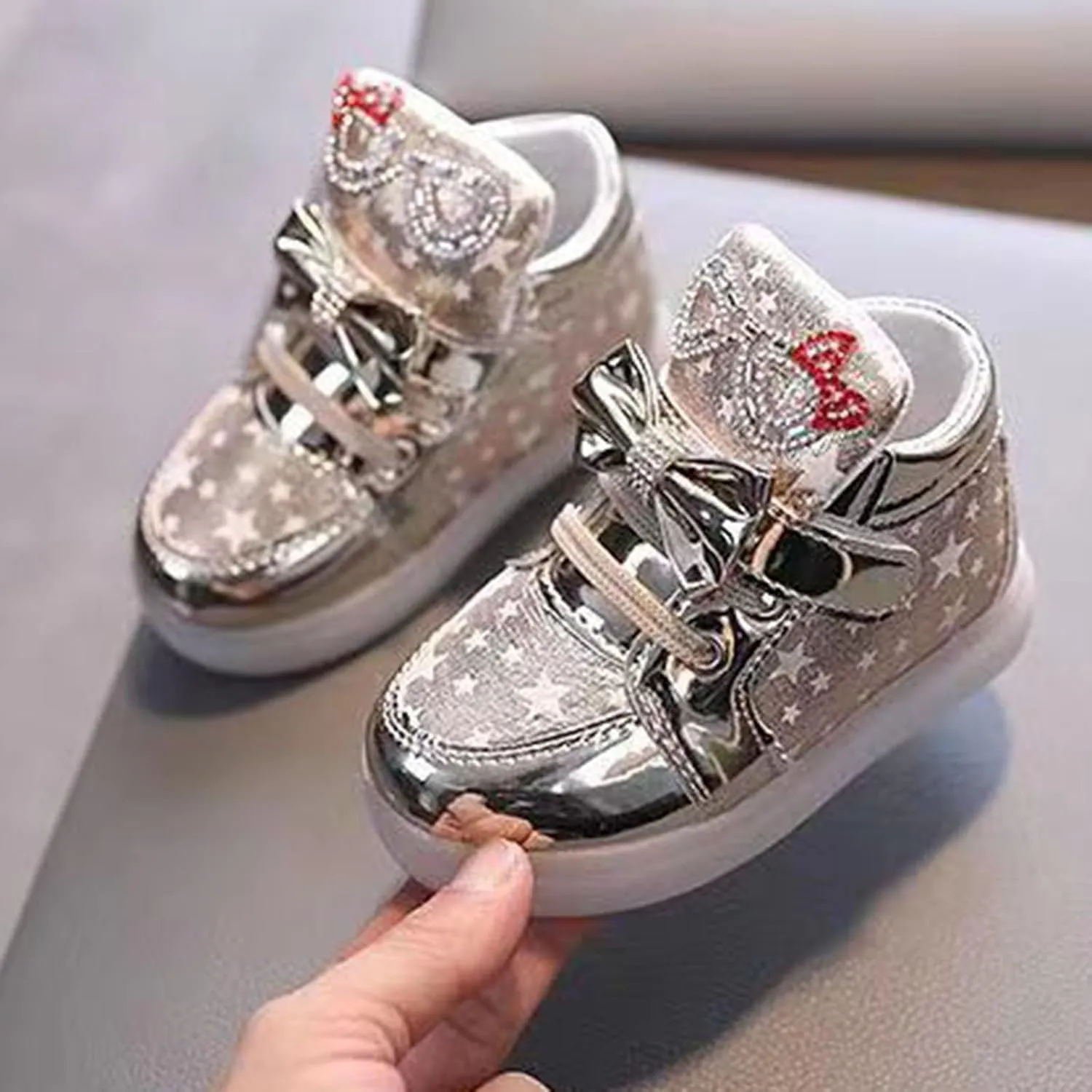Toddler Light Up Sneaker Baby Infant Newborn First Walking Sport Shoes with Bow Girls Boys Led Outdoor Slip On Shoes