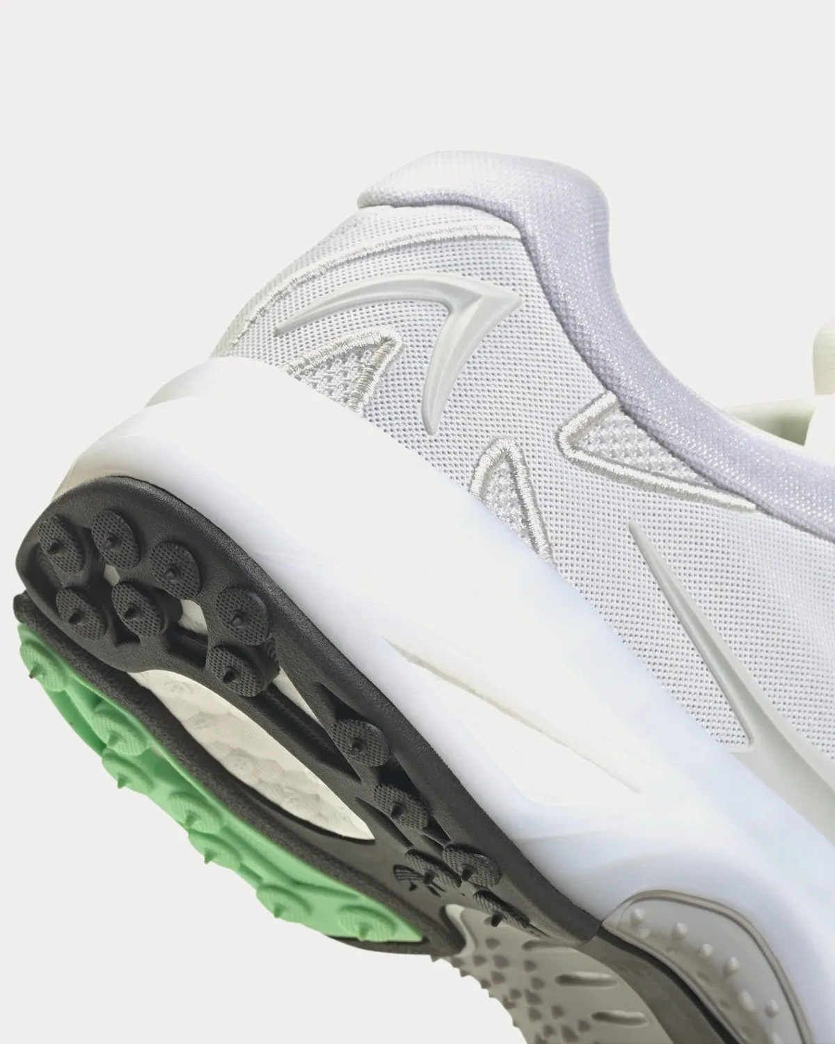 Xare Boost Grey One / Crystal White / Cloud White Low Top Sneakers